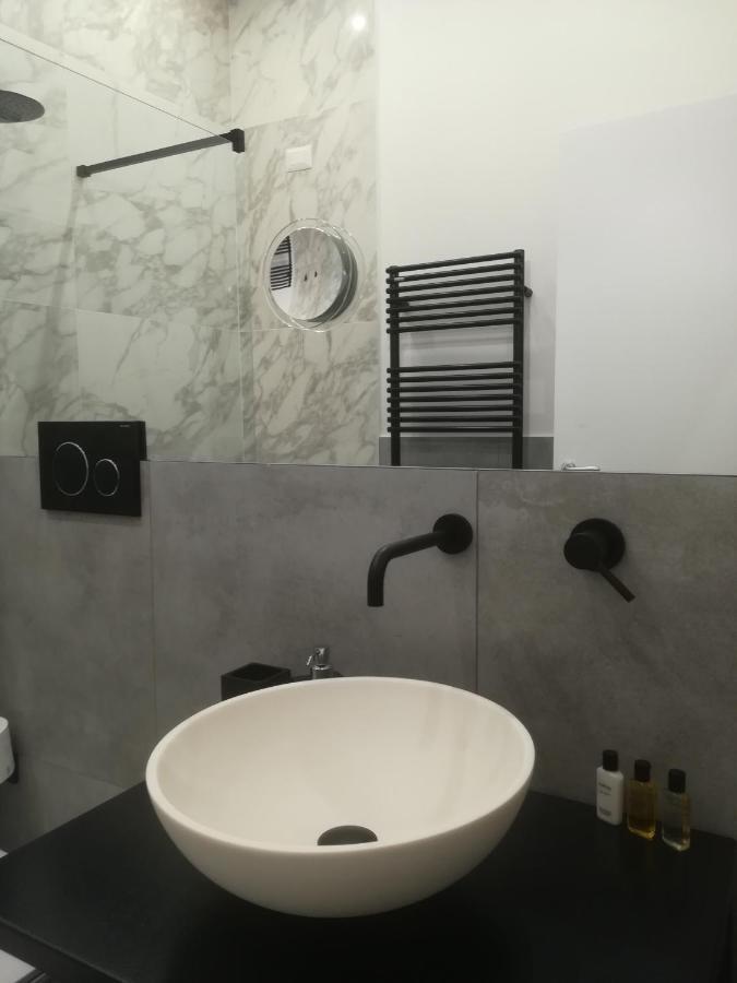 B-Montedidio Hotel เนเปิลส์ ภายนอก รูปภาพ